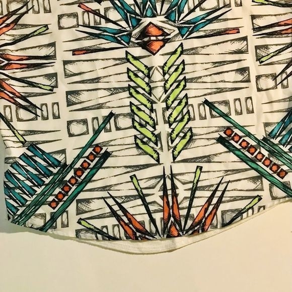 ROCK & REPUBLIC Tee Cap Sleeves Scooped Hem Size XS - Picture 4 of 6